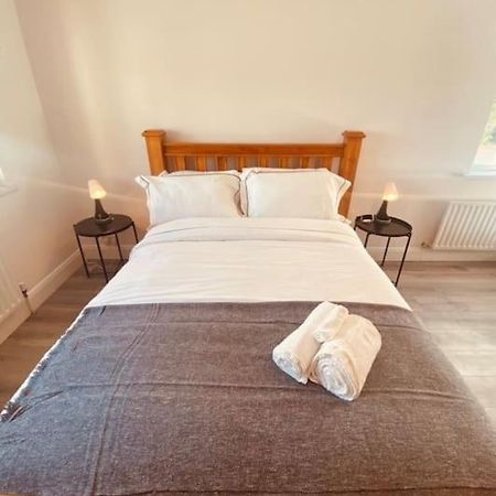 Valley Lodge 3 Bedroom Retreat In Craigantlet Hills ベルファスト エクステリア 写真