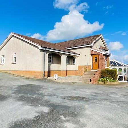 Valley Lodge 3 Bedroom Retreat In Craigantlet Hills ベルファスト エクステリア 写真
