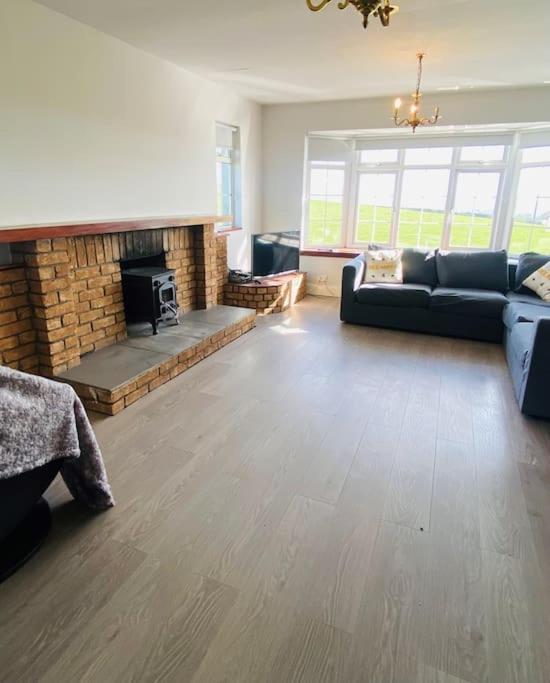 Valley Lodge 3 Bedroom Retreat In Craigantlet Hills ベルファスト エクステリア 写真